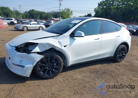 2022 Tesla Model Y Long Range Dual Motor All-Wheel Drive from USA, damaged, VIN 7SAYGDEE6NA018327